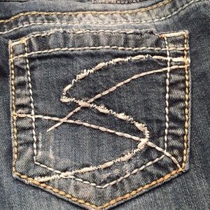 Silver Capri size 25